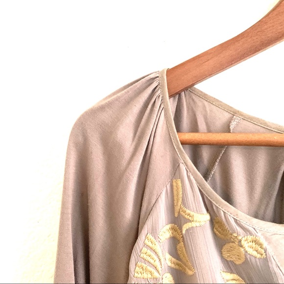 Tiny Anthropologie Embroidered Henley Top Taupe - Picture 2 of 7
